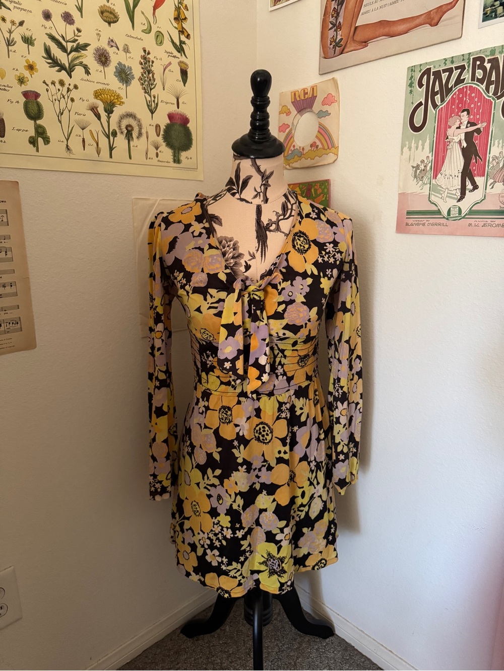 1970s Floral Print Micro Mini Vintage Dress